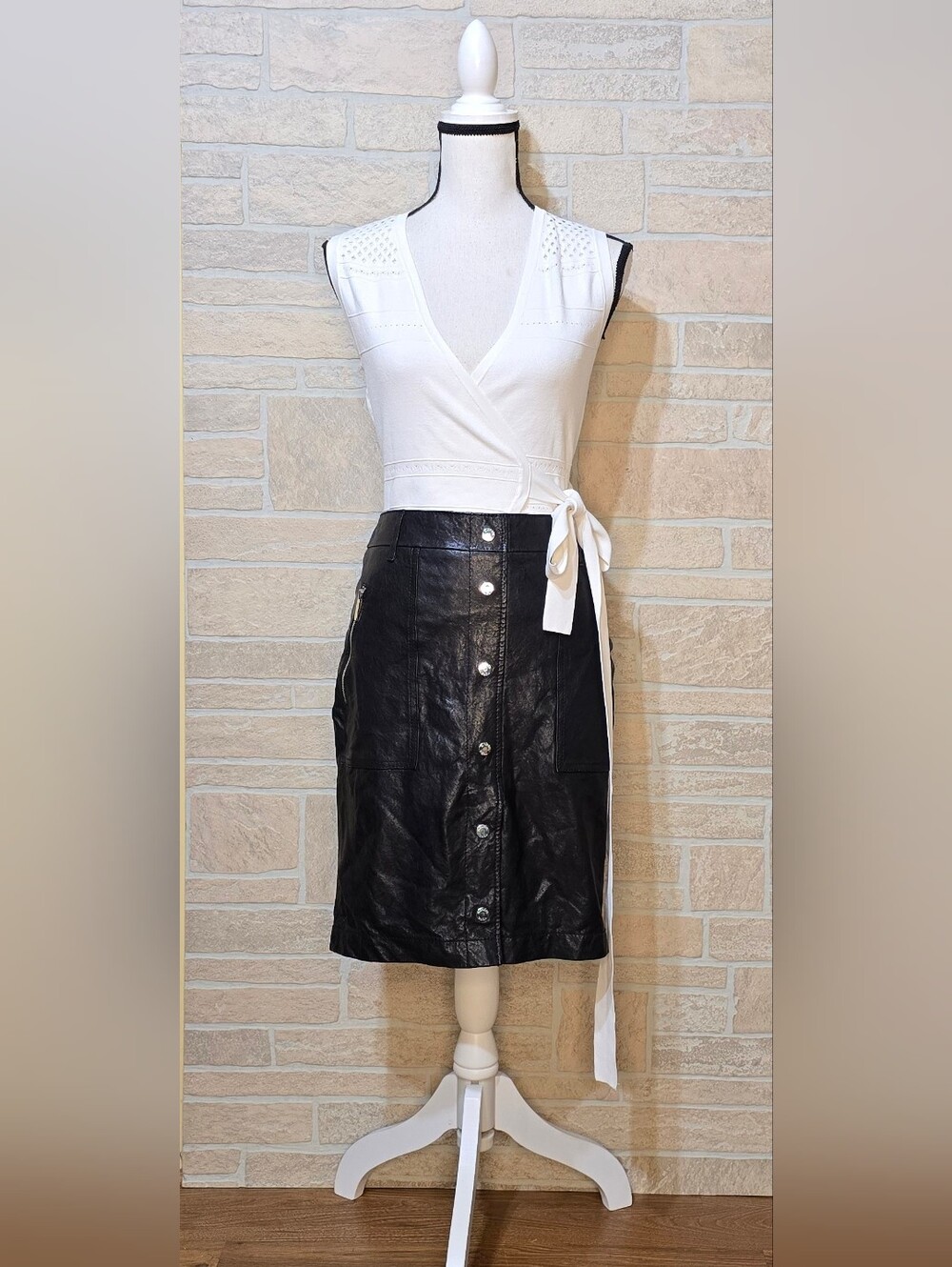 MICHAEL KORS BLACK LEATHER SKIRT SNAP DETAILS POCKETS